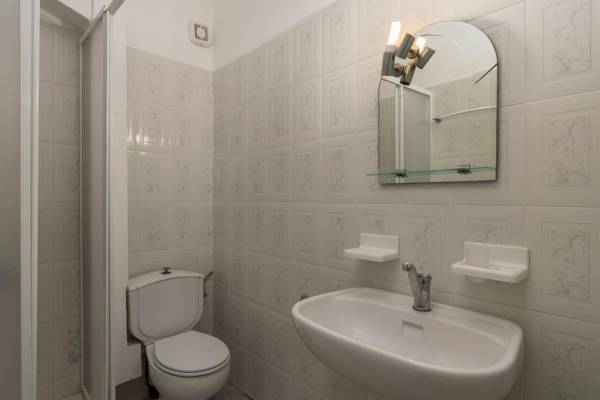 Studio (2 Adults)